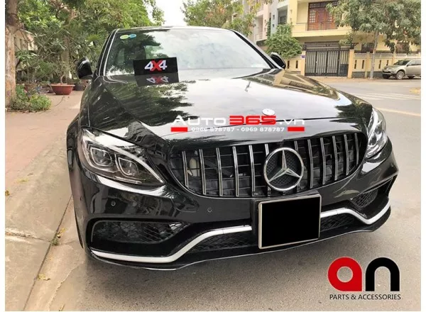 Mercedes C300 nâng cấp bodykit C63 chất lừ trên từng chi tiết - Hình 1