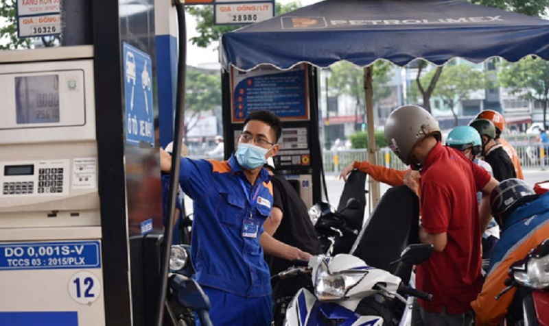 giá xăng có thể điều chỉnh từ 1/4