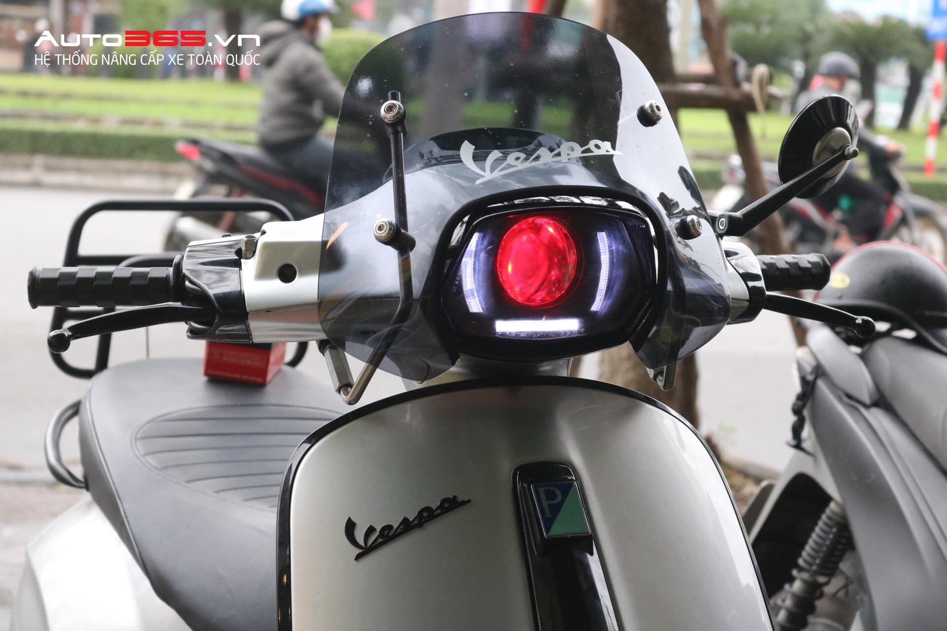vespa độ đèn tăng sáng