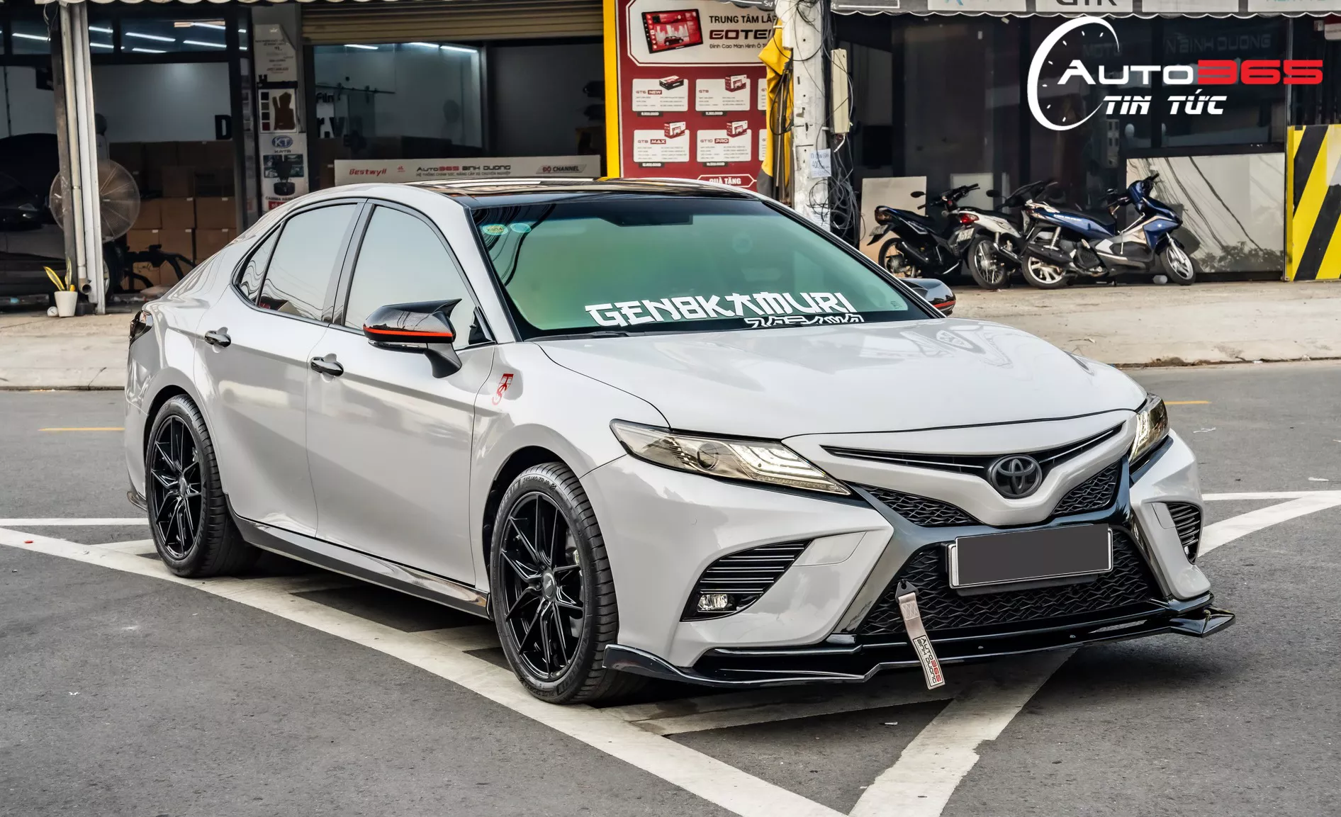 “XE DOANH NHÂN” - TOYOTA CAMRY NÂNG CẤP GÌ TẠI AUTO365