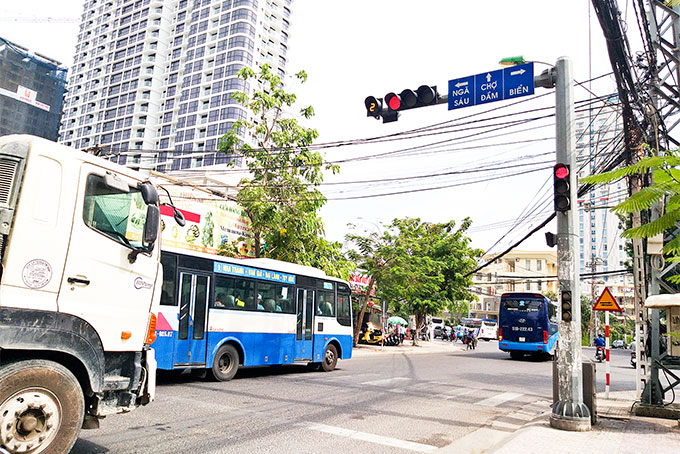 ĐÈN XANH CÒN 1-2 GIÂY