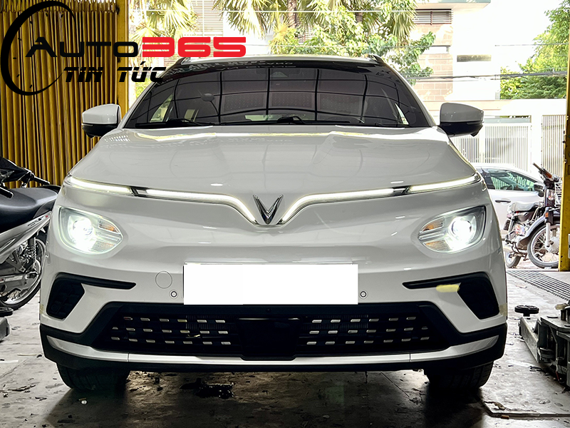 XE ĐIỆN VINFAST VF E34 LÊN MODULE MINI  X-LIGHT F+ ĐẦU TIÊN