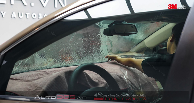 Dán phim cách nhiệt 3M Ceramic full xe tại Auto365