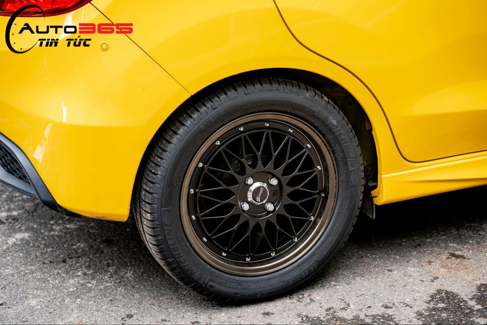 Combo Lốp Michelin 185/55R16 và mâm 16 inch Stealth Racing (La-zăng)