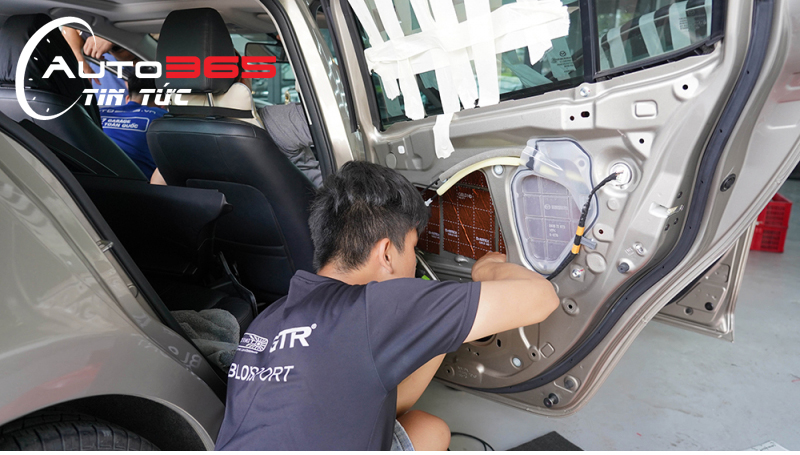 Xpander dán cách âm chống ồn tại hệ thống của Auto365