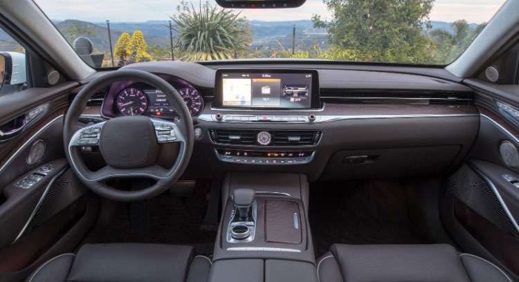 Vệ sinh, kiểm tra các bộ phận nội thất.