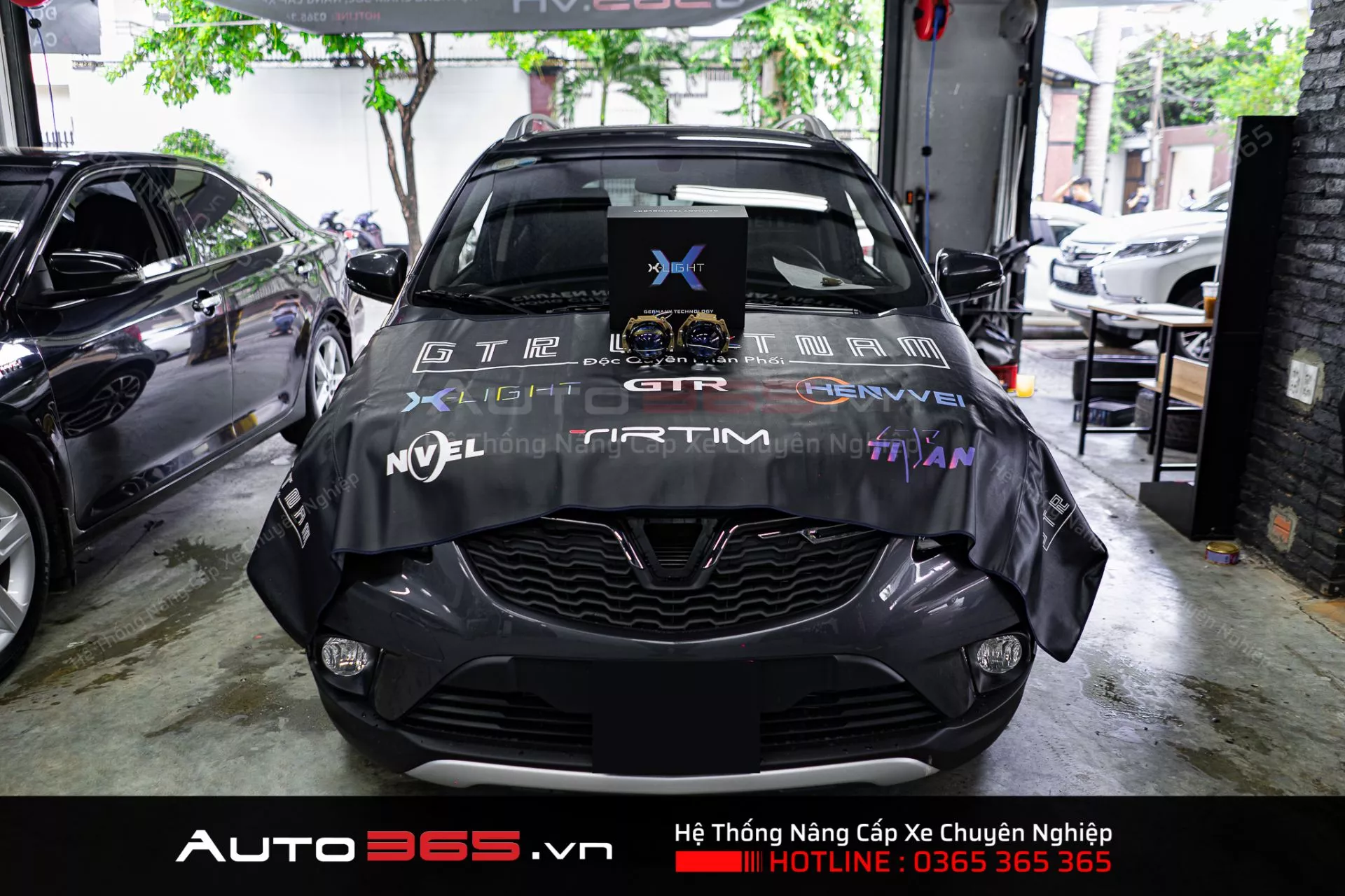 "Khai sáng" cho Vinfast Fadil với Bi Laser X-light V20L
