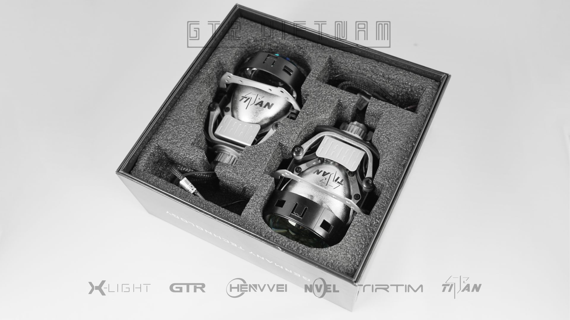 BI LED TITAN SILVER 6 (CÓ LOGO)