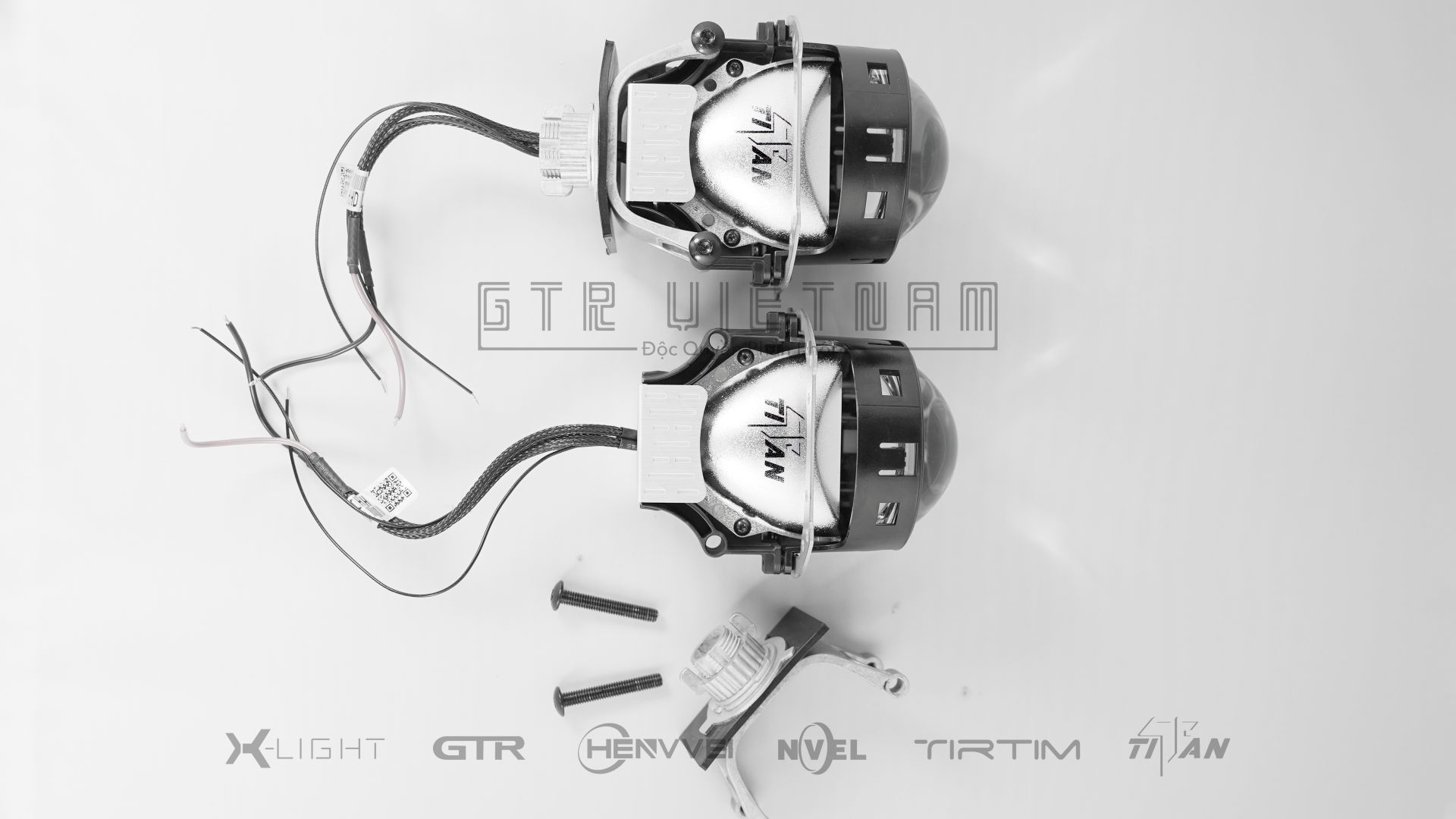 BI LED TITAN SILVER 7 (CÓ LOGO)
