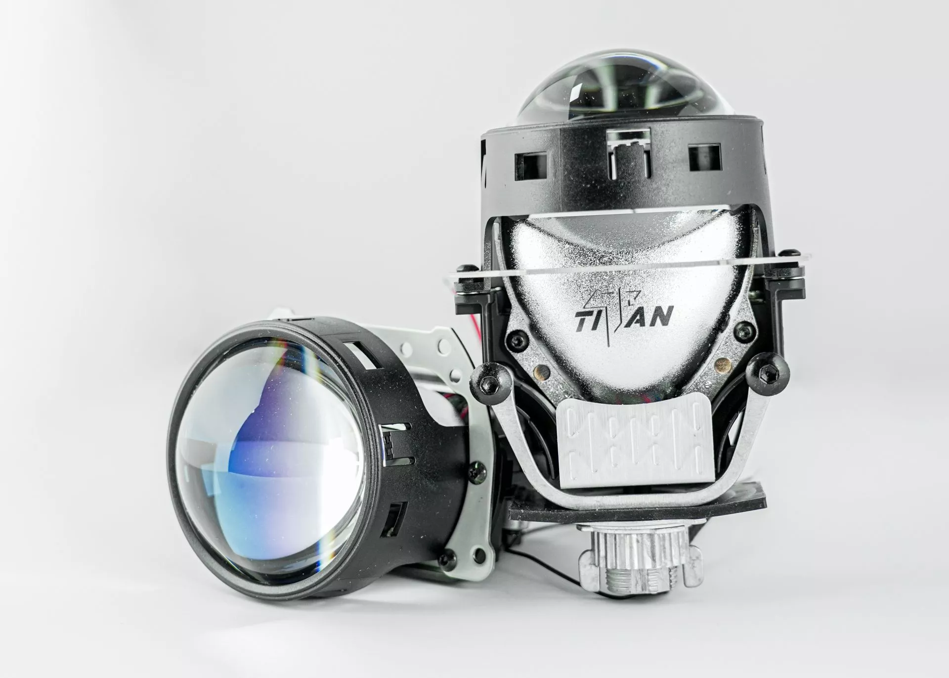 Bi Led Titan Silver – Thách thức mọi phân khúc