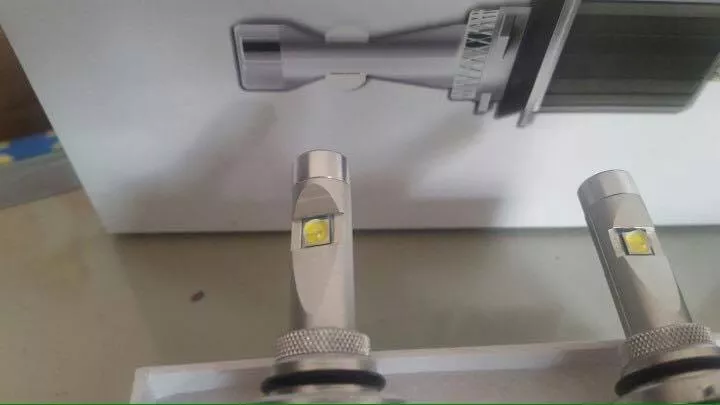 Den Xhp70 Led Cree Usa Mau Ma Moi.jpg