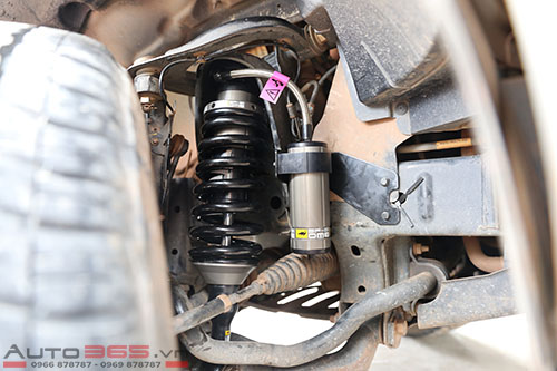 ford-ranger-wildtrak-nang-cap-phuoc-old-man-emu-bp51-2.JPG