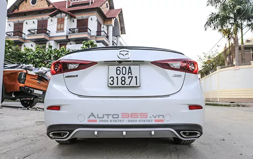 Mazda 3 nâng cấp lip chia pô kiểu Mercedes - Hình 1
