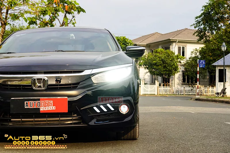 Honda Civic nâng cấp bi gầm GTR V2 tăng sáng 180%