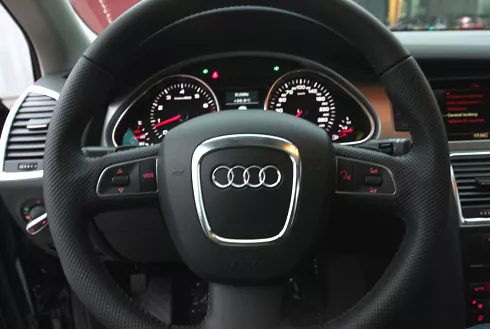 Lẫy chuyển số vô lăng xe hơi Audi - Hình 1