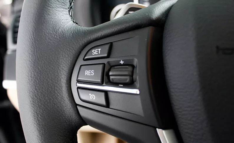 Lẫy chuyển số vô lăng xe hơi Mercedes - Hình 1