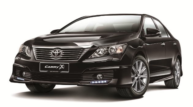 Đánh bóng TOYOTA CAMRY 2.0