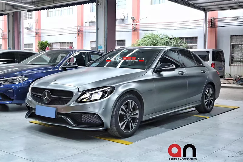 Nâng cấp body kit C63 AMG cho Mercedes C class - Hình 1