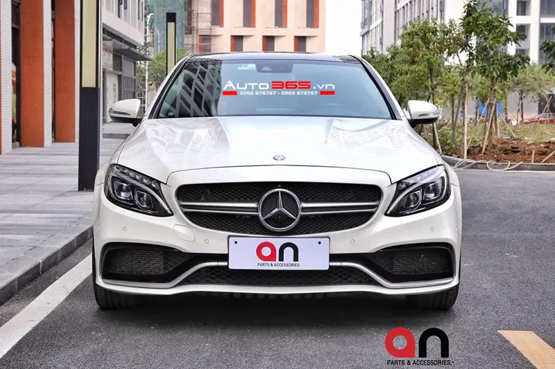 Nâng cấp body kit C63 AMG cho Mercedes C300 W205 - Hình 1