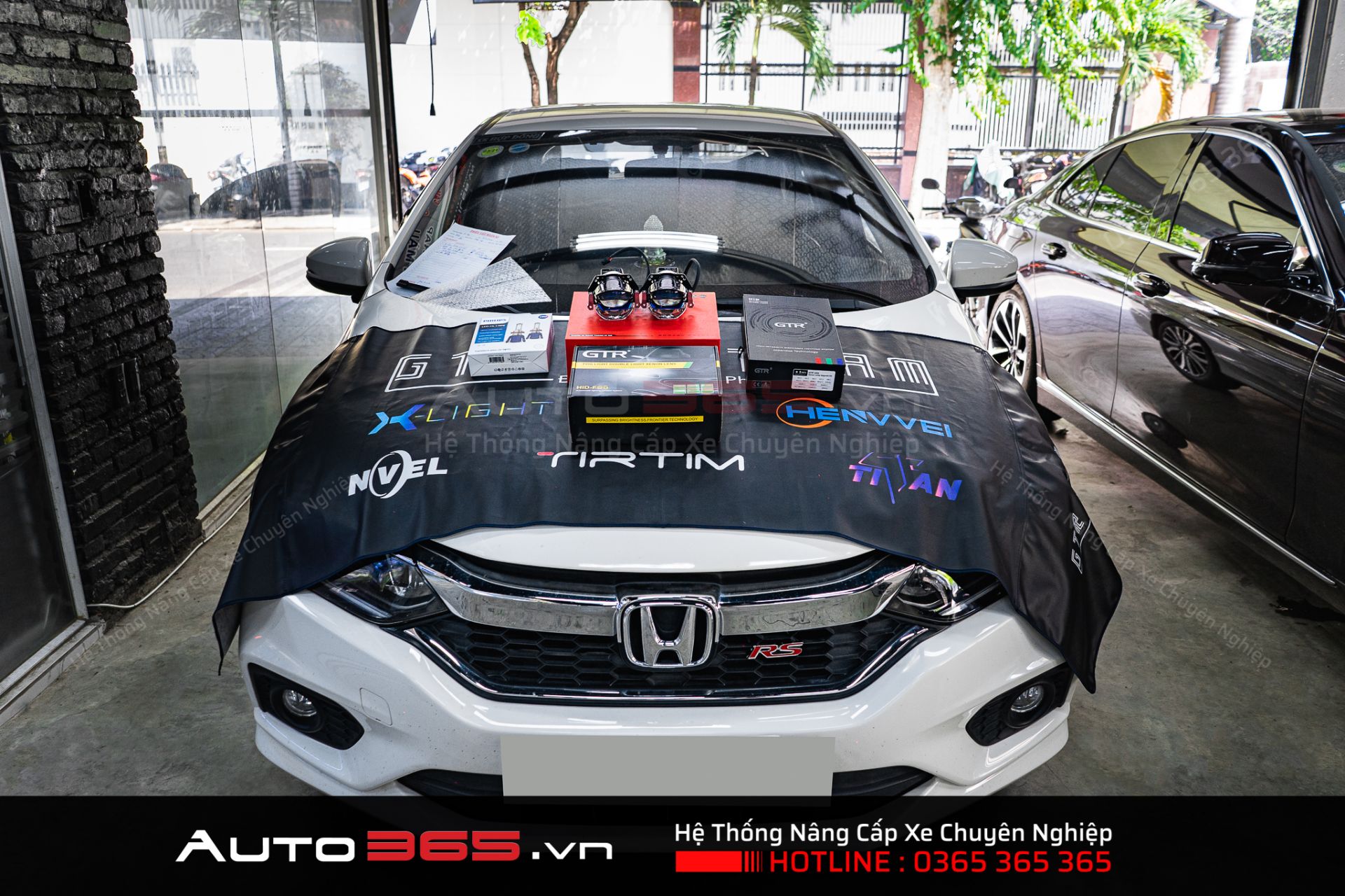 Độ đèn Laser Tirtim Tls350 - tăng sáng cực đã cho Honda City