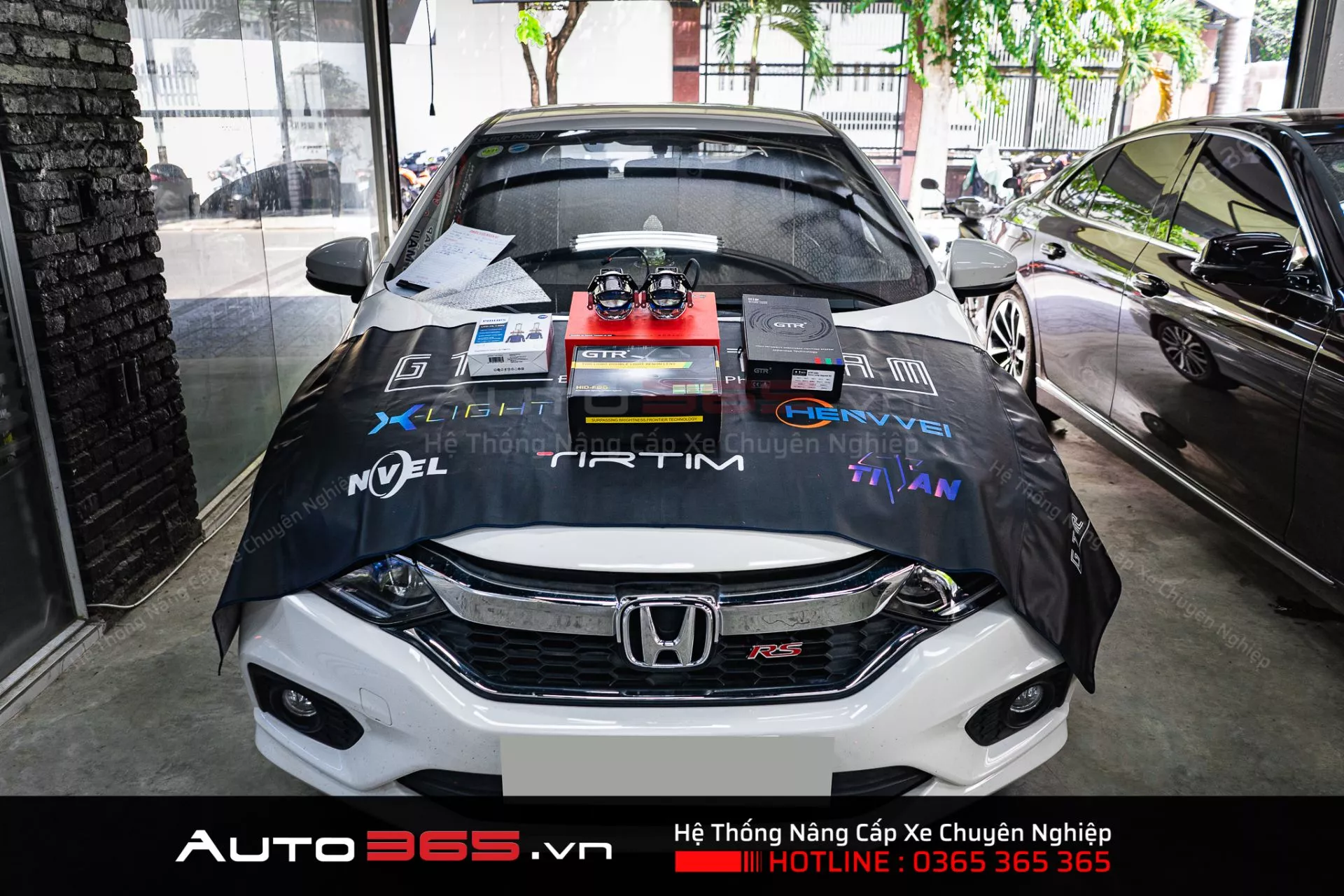 Độ đèn Laser Tirtim Tls350 - tăng sáng cực đã cho Honda City