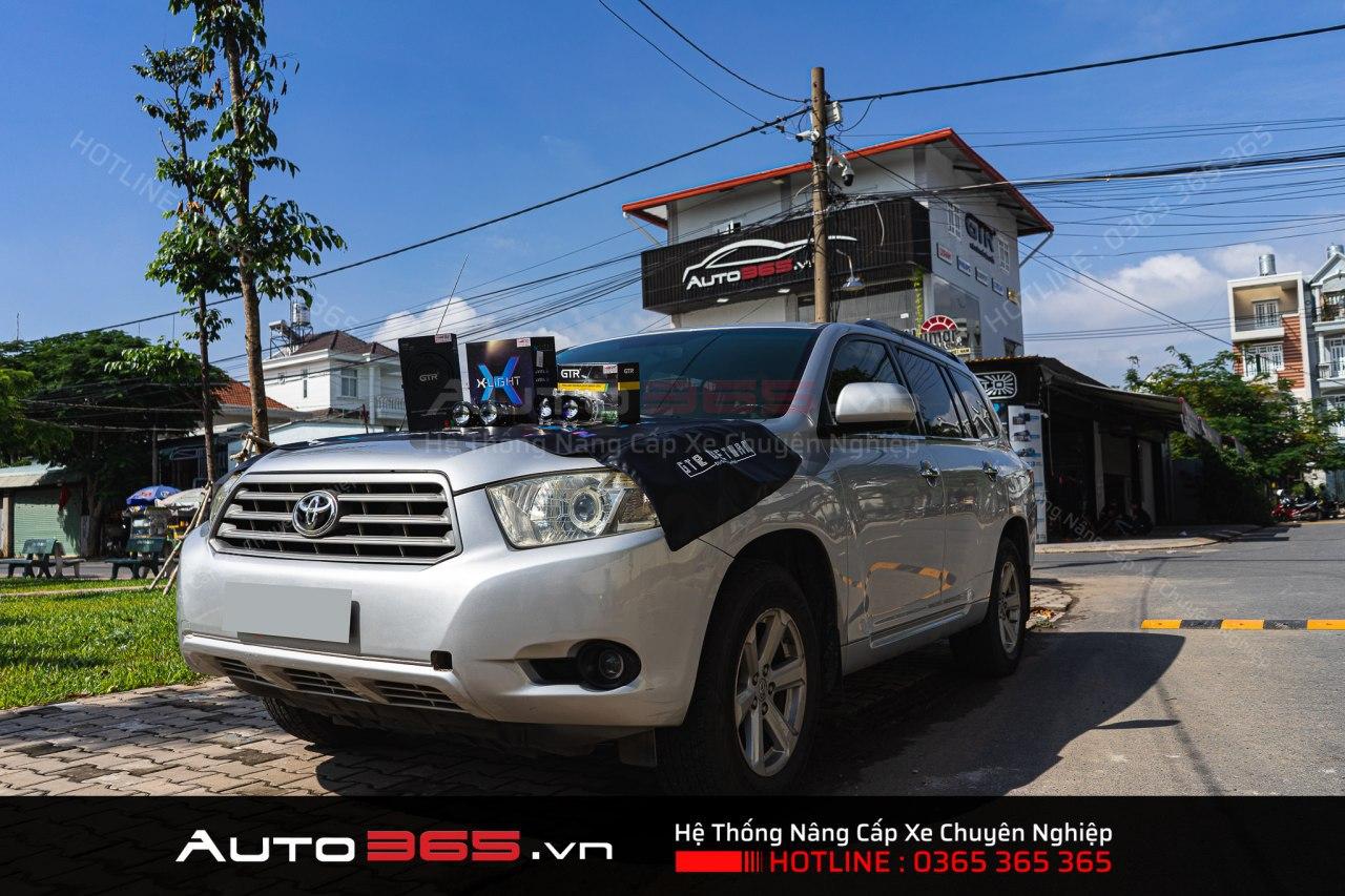 Toyota Highlander Sáng Cực Căng với Bi Laser X-Light V10L