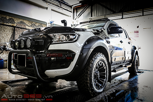 Ford Ranger trông hầm hố hơn khi độ mâm