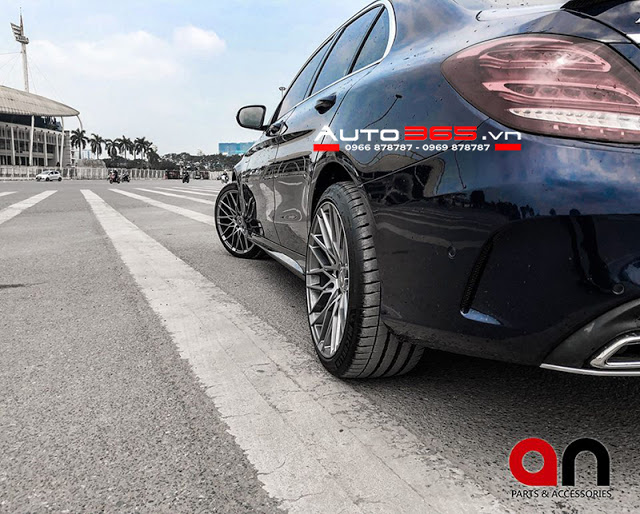 Mercedes C63 Amg (5)