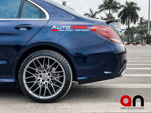 Mercedes C63 Amg (7)