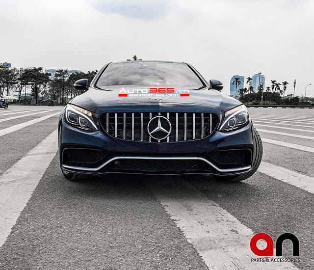 Mercedes C63 Amg (8)