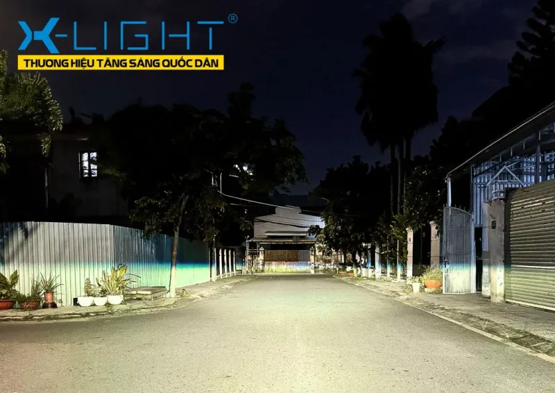 Ánh sáng Cos 4800K của bi gầm X-Light F10 New sau căn chỉnh, case VinFast Limo Green tại Auto365