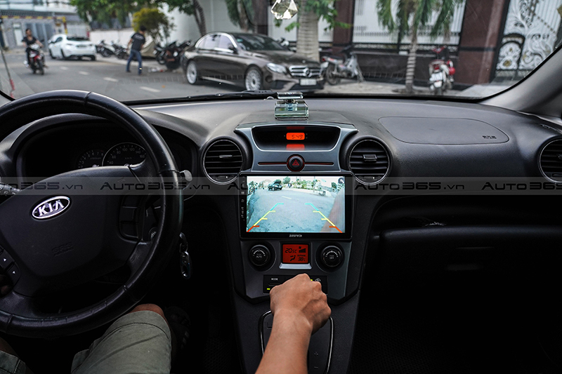 Màn hình DVD ô tô loại nào tốt?