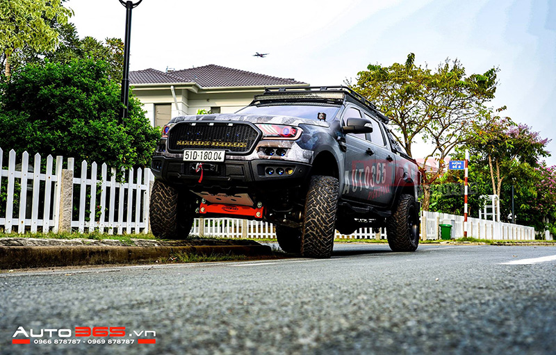 Nâng gầm xe hơi - Bí quyết di chuyển vào mùa mưa