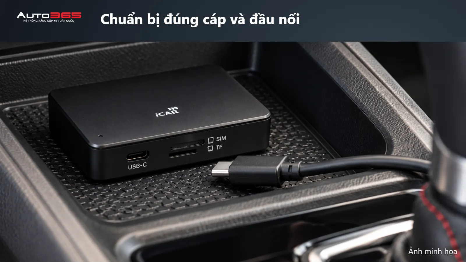 Source-based mockup đầu USB-C rời cạnh cổng box đặt trong khay Honda City trước khi kết nối