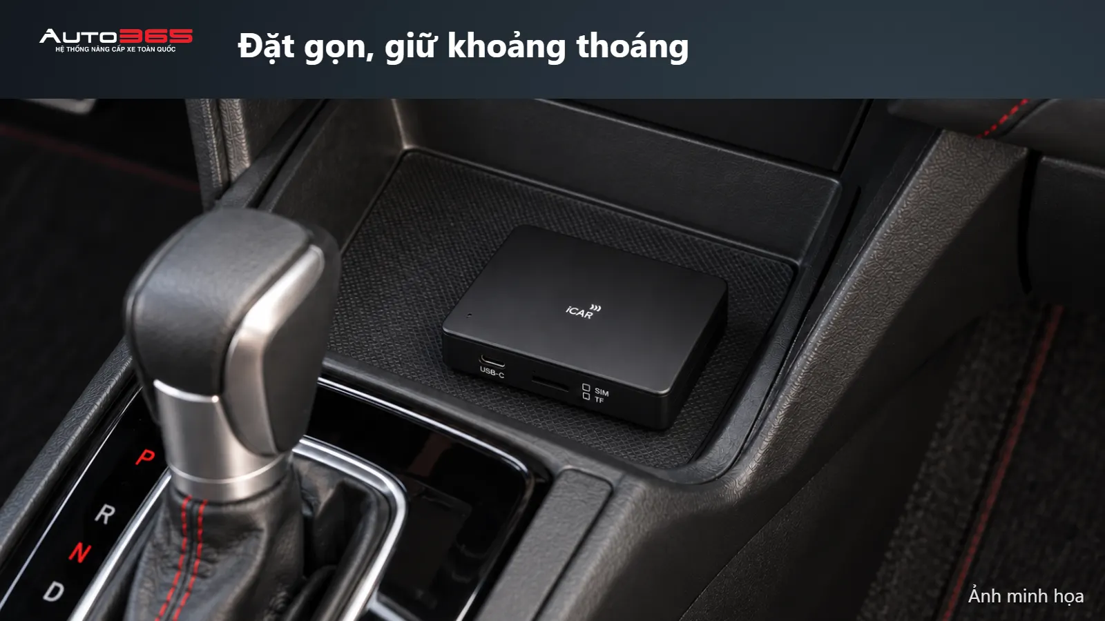 Source-based mockup box đặt trong khay Honda City trước kết nối, có khoảng trống quanh thiết bị