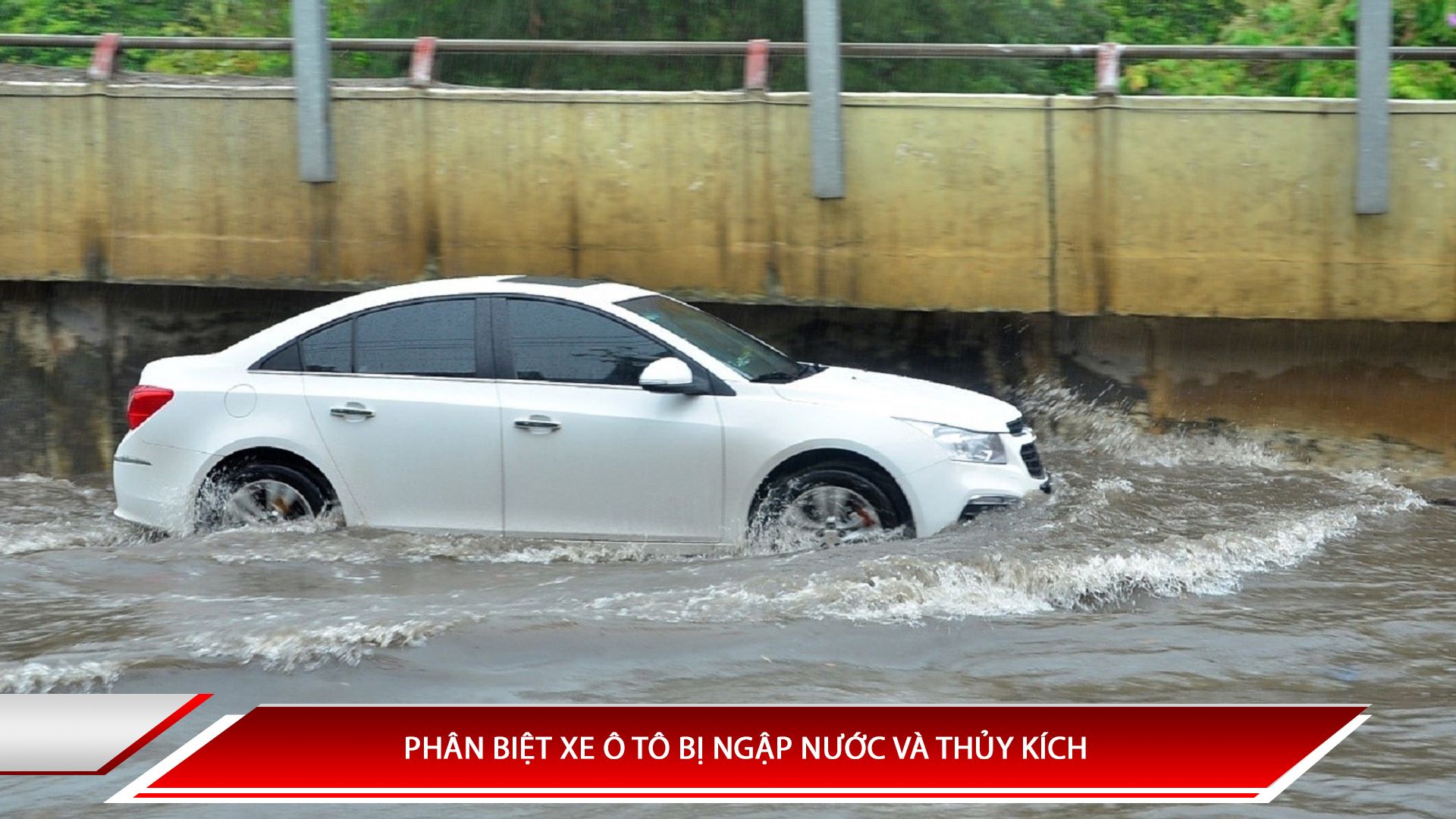 Phân biệt xe ô tô bị ngập nước và thủy kích