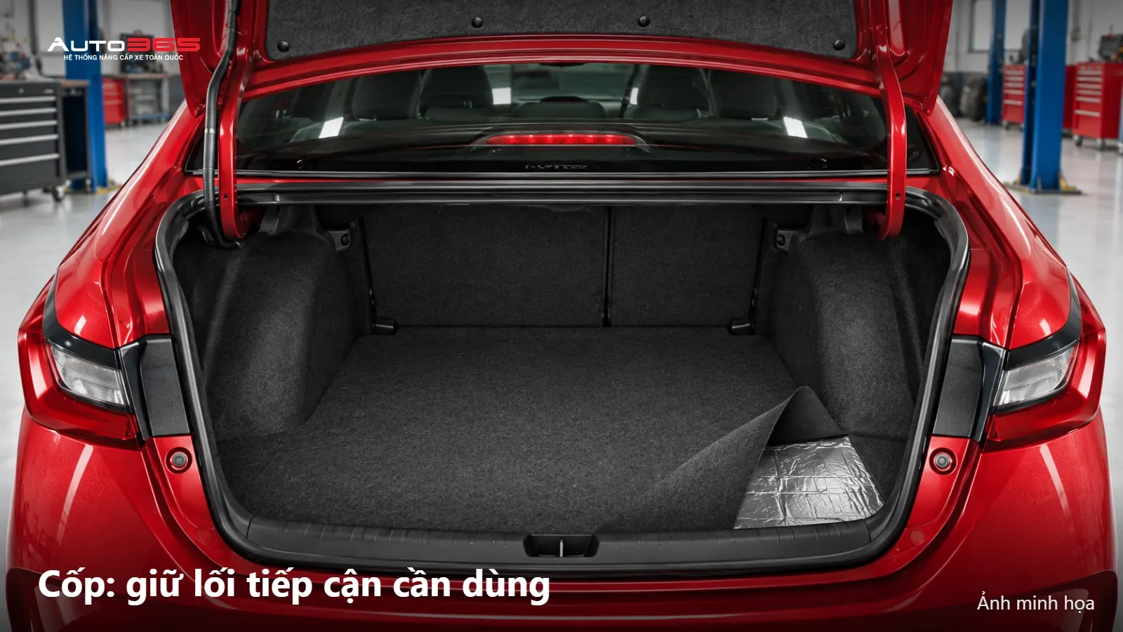 Source-based mockup vật liệu trên sàn khoang hành lý Honda City, phân biệt với mảng vòm bánh bên.