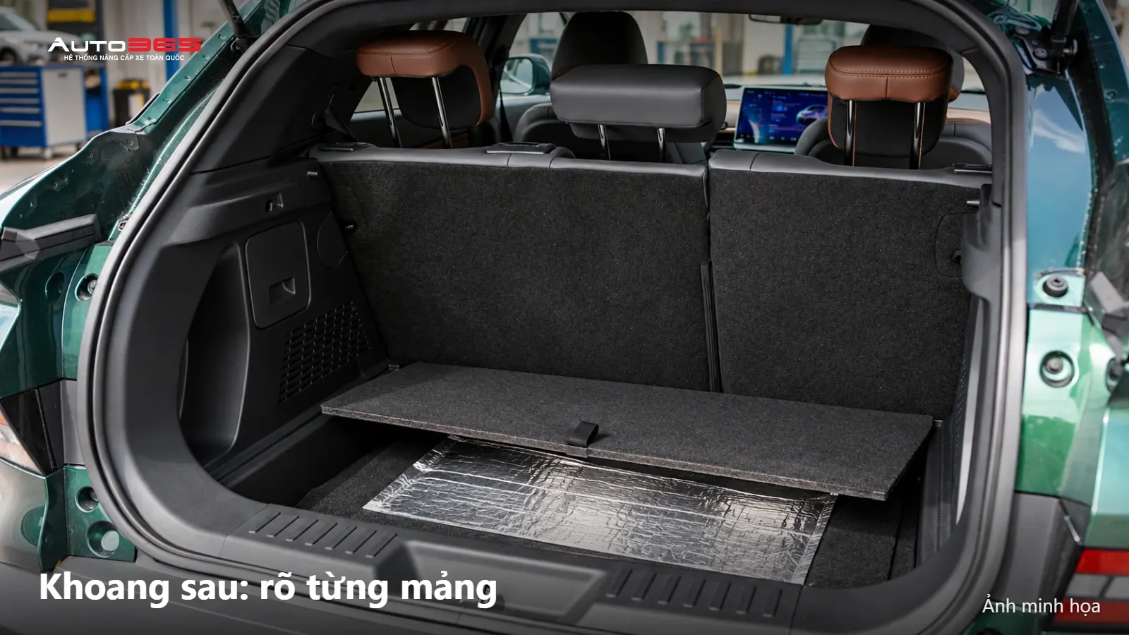 Source-based mockup xử lý sàn khoang hành lý VF6, phân biệt với phần vòm bánh bên.