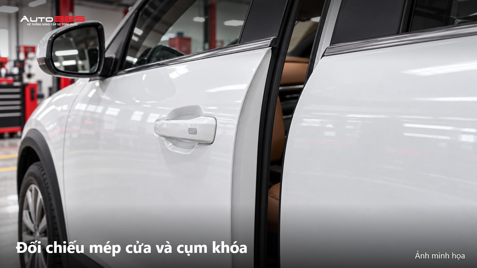 Source-based mockup góc gần mép cửa VF6 để hình dung vị trí cần kiểm tra trước khi chọn cửa hít.