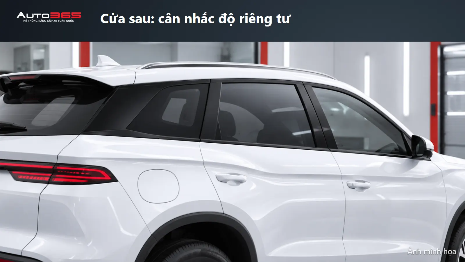 Source-based mockup kết quả tông phim trên kính cửa sau BYD Sealion 5