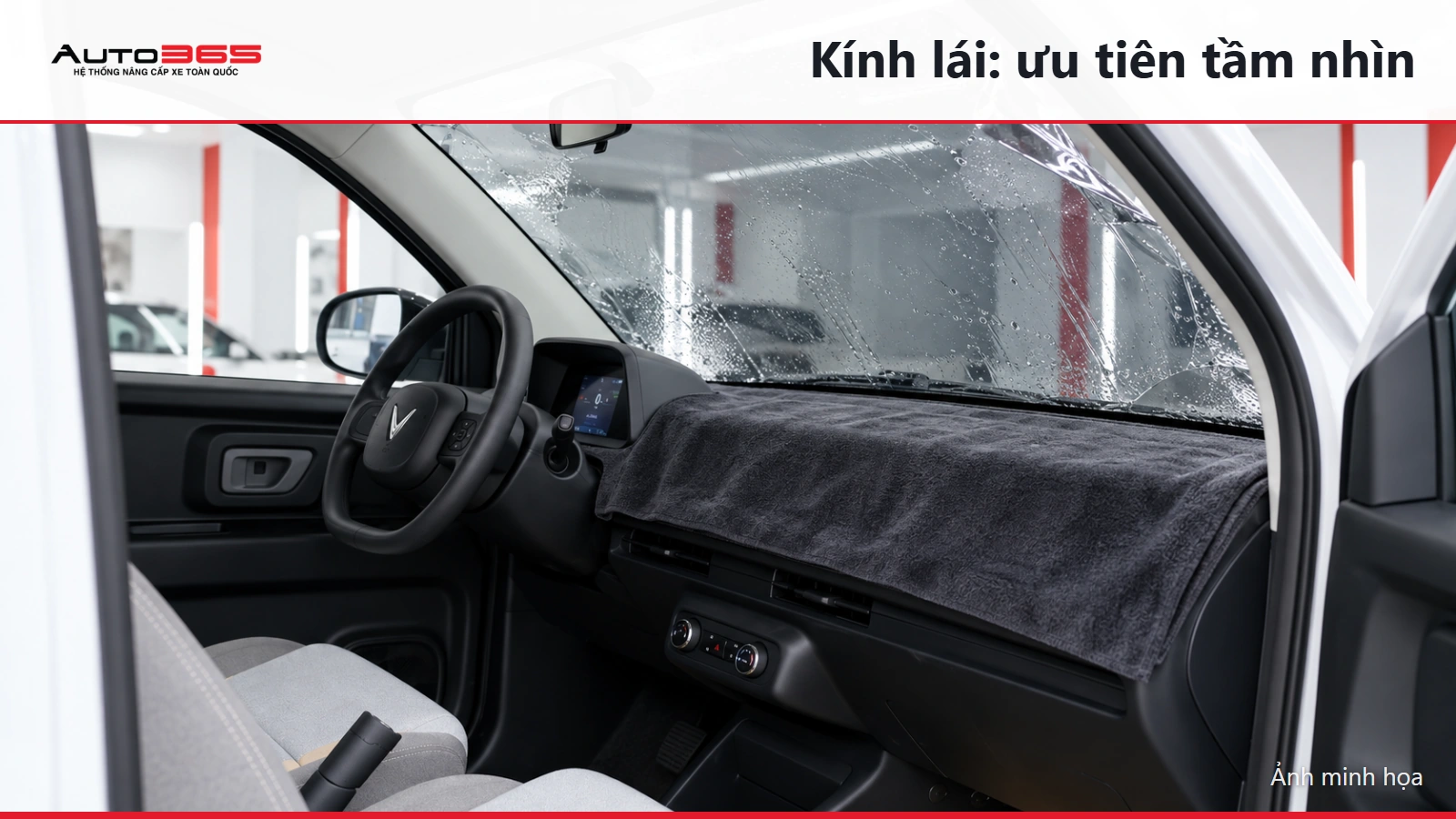 Ảnh minh họa thi công phim kính lái Minio Green trong phòng sạch; không phải ảnh thi công thực tế.