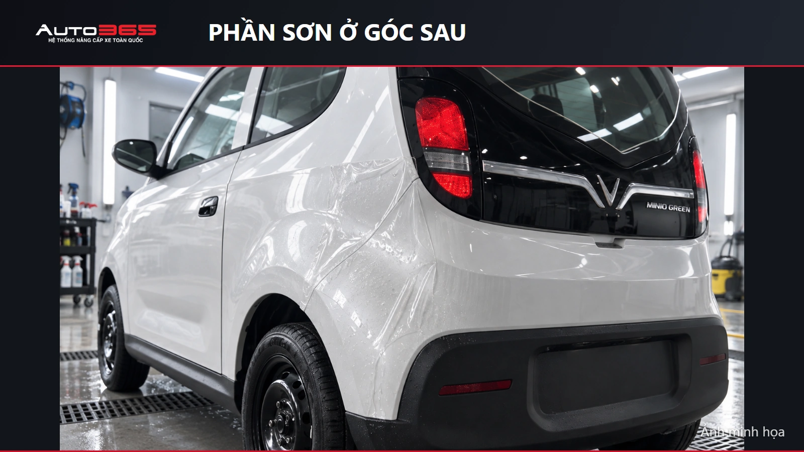 Ảnh minh họa mô phỏng dán PPF lên phần sơn góc sau Minio Green, giữ phần nhựa đen không phủ