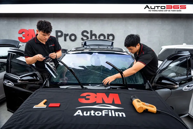 Khu vực tư vấn và thi công phim cách nhiệt 3M Toyota Fortuner tại Auto365.vn - Trụ Sở Chính.