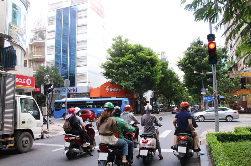 3-thay-doi-trong-2025-chan-chinh-cach-lai-xe-cua-nguoi-viet (4).jpg