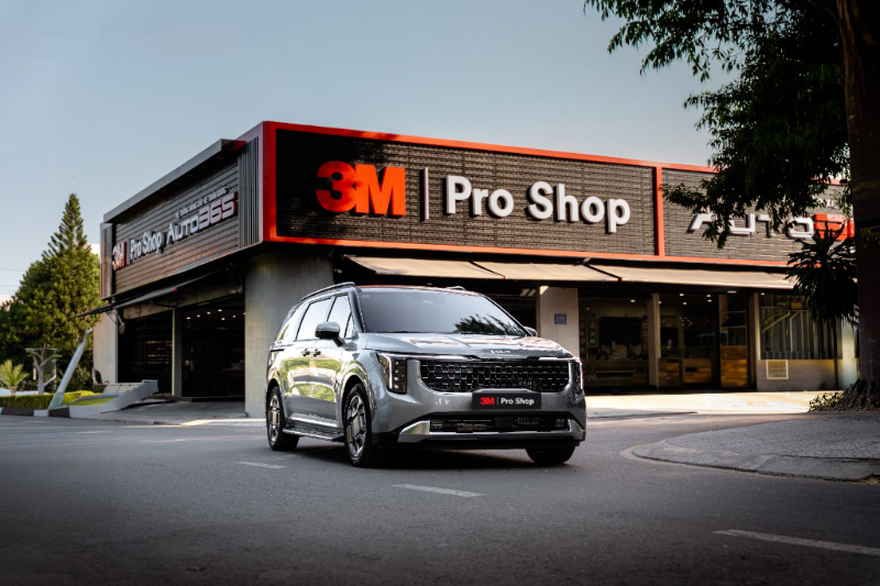 Kia Carnival dán phim cách nhiệt 3M Ceramic NR tại 3M Pro Shop