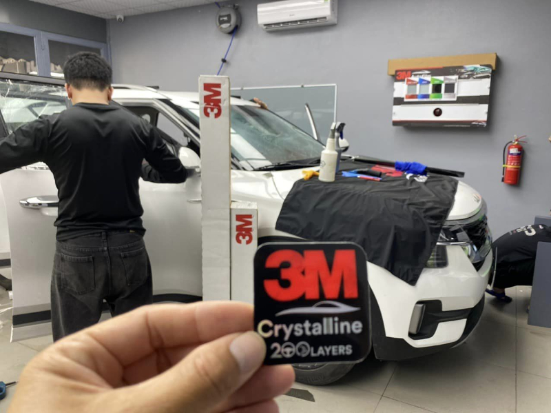 Thi công dán phim cách nhiệt 3M chính hãng tại Auto365 Quảng Ninh