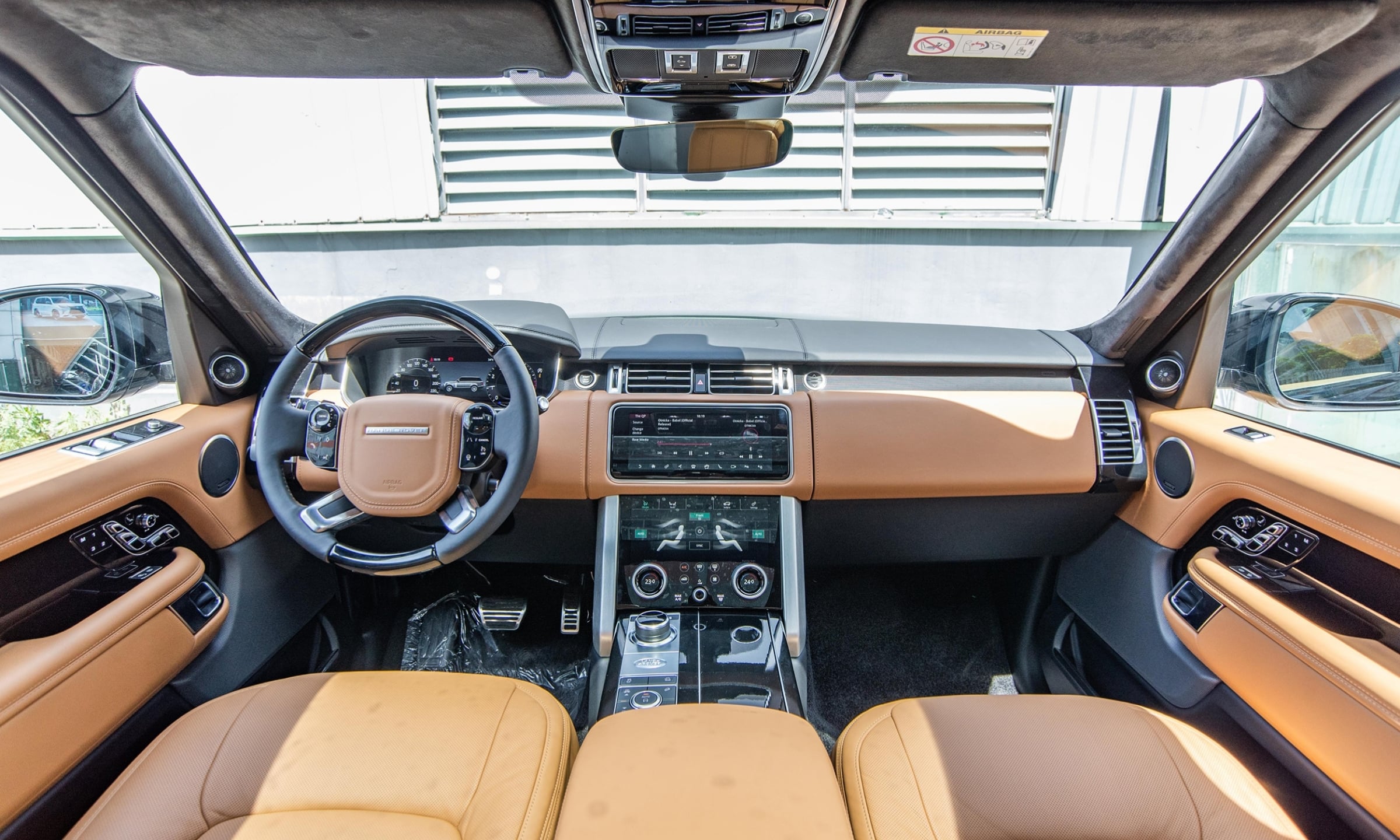 bang-gia-land-rover-thang-10-1.jpg
