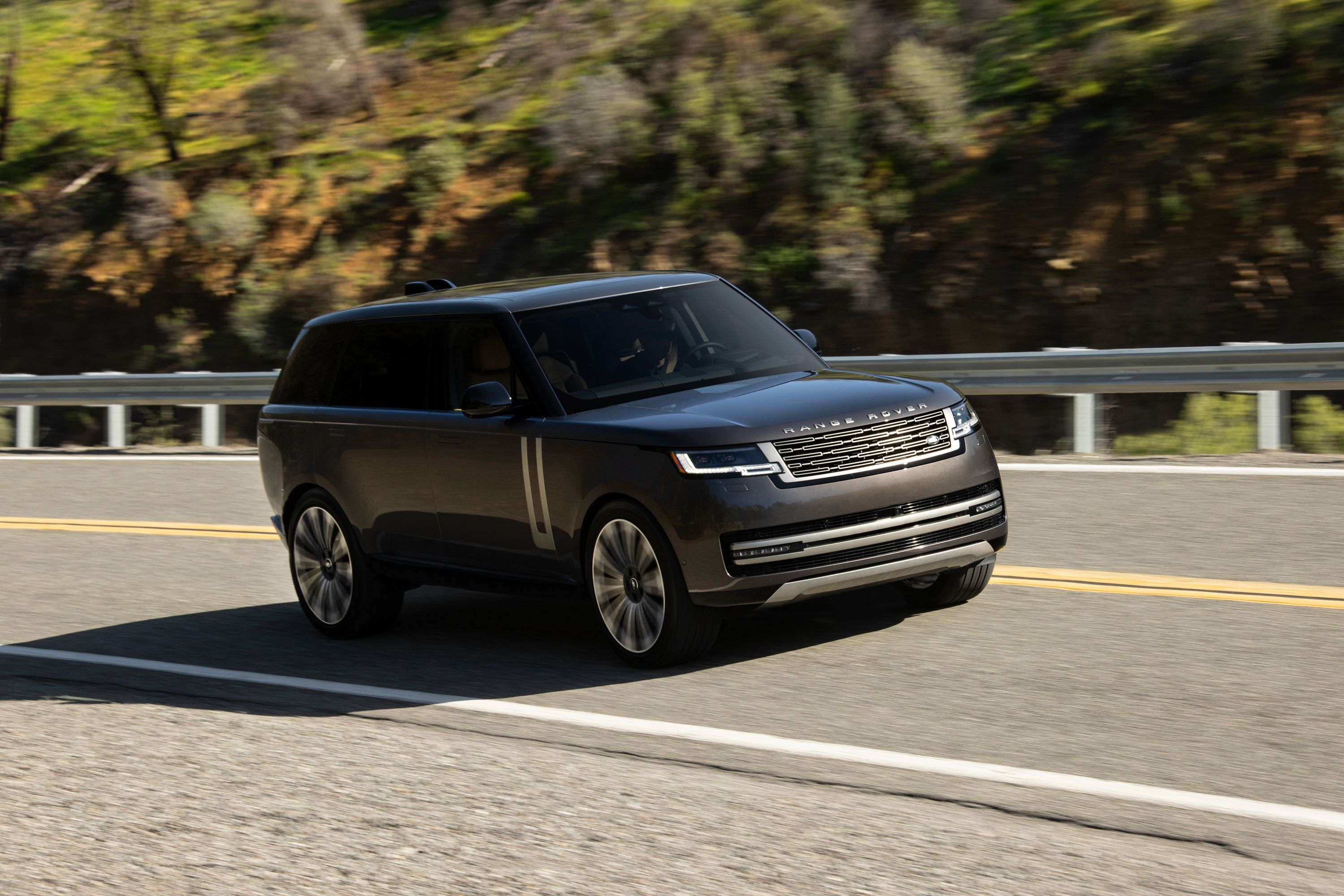 bang-gia-land-rover-thang-10.jpg