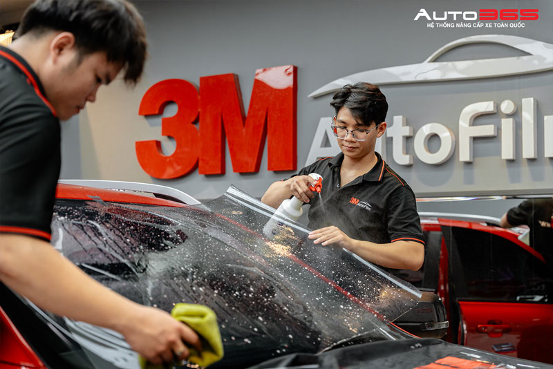 bi-quyet-giu-cabin-xe-luon-mat-me-khi-do-duoi-nang-he-2026 (2).jpg