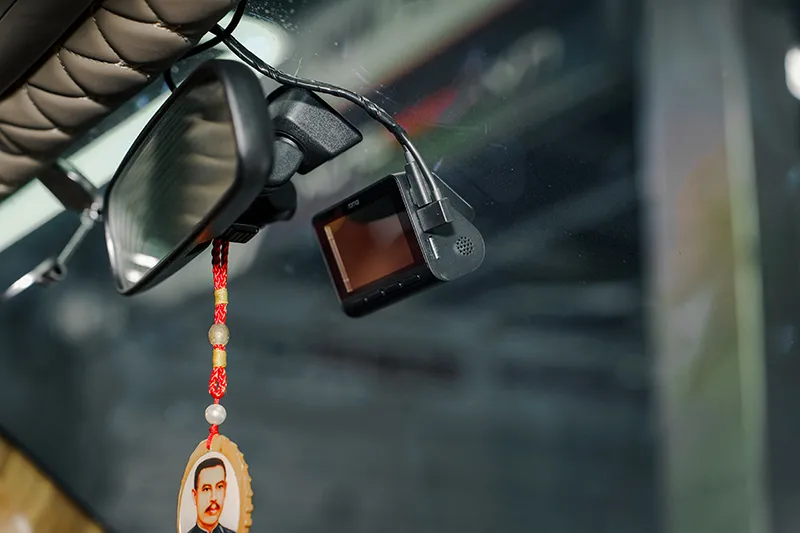 Cận cảnh camera hành trình trên Toyota Fortuner 2015